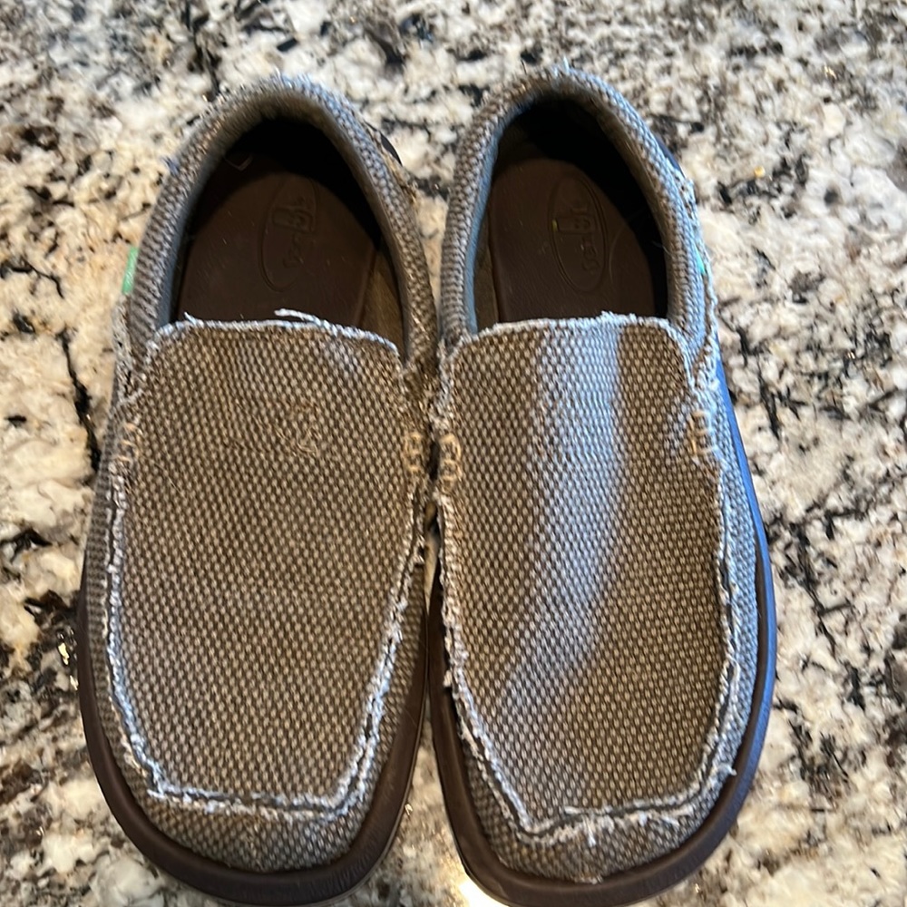 Sanuk slip on shoe